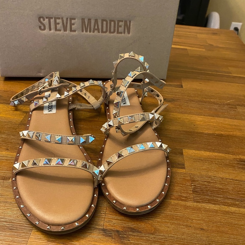 Steve Madden Flat Travel Sandal
